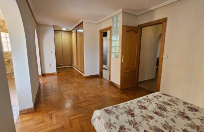 Resale - Villa - Los Alcázares