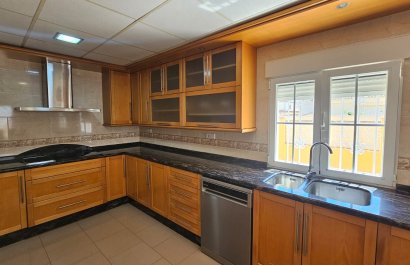 Resale - Villa - Los Alcázares