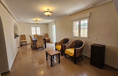 Resale - Villa - Los Alcázares