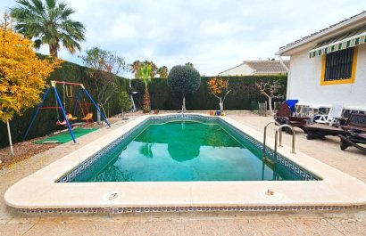 Resale - Villa - Los Alcázares