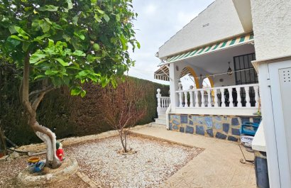 Resale - Villa - Los Alcázares