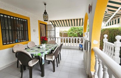 Resale - Villa - Los Alcázares