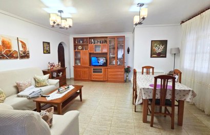 Resale - Villa - Los Alcázares