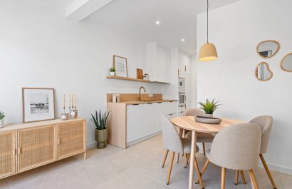 Resale - Townhouse / Duplex / Corner - Torrevieia - El Chaparral