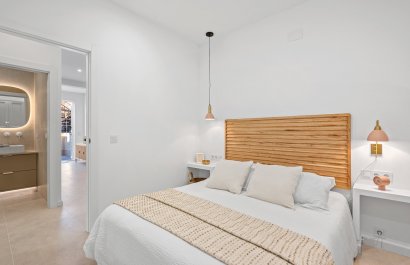 Resale - Townhouse / Duplex / Corner - Torrevieia - El Chaparral