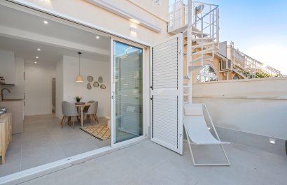 Resale - Townhouse / Duplex / Corner - Torrevieia - El Chaparral