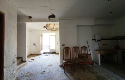 Resale - Townhouse / Duplex / Corner - Planes