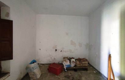 Resale - Townhouse / Duplex / Corner - Planes