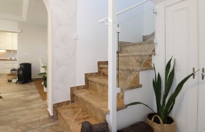 Resale - Villa - Orihuela Costa - Villamartín