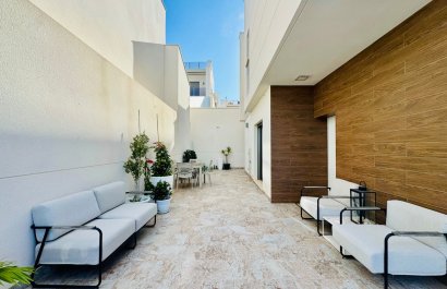 Resale - Villa - Orihuela Costa - Villamartín