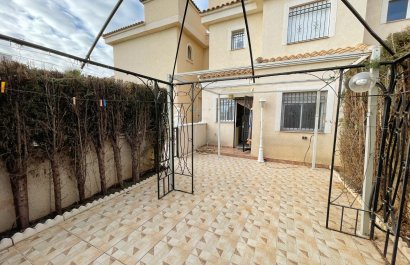 Resale - Townhouse / Duplex / Corner - Ciudad Quesada - Lo Marabú