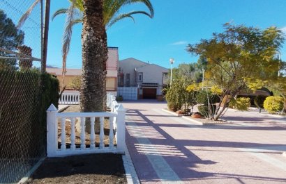 Resale - Villa - Sax