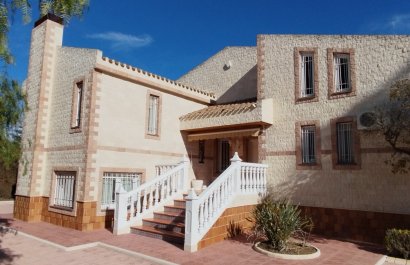 Resale - Villa - Sax