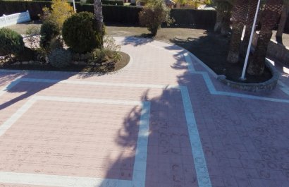 Resale - Villa - Sax