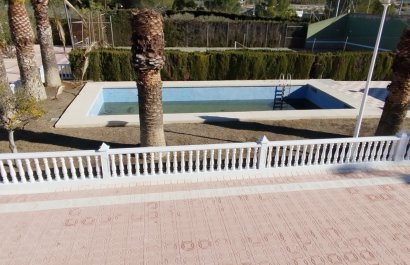 Resale - Villa - Sax