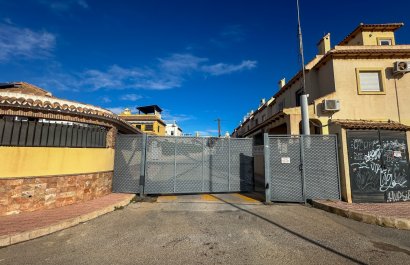 Resale - Townhouse / Duplex / Corner - Torrevieia - Nueva Torrevieja