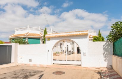 Resale - Villa - Los Alcázares