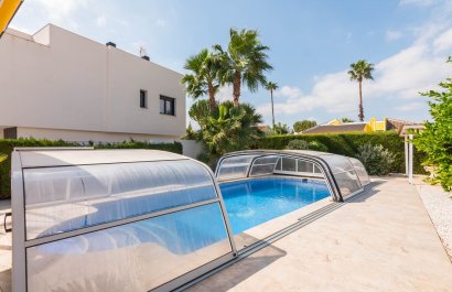 Resale - Villa - Los Alcázares
