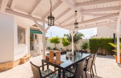 Resale - Villa - Los Alcázares