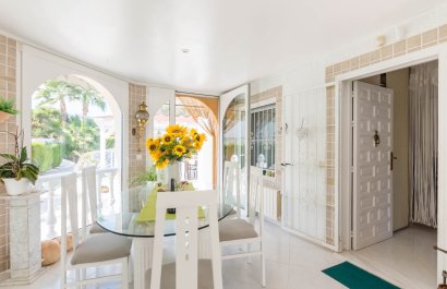 Resale - Villa - Los Alcázares