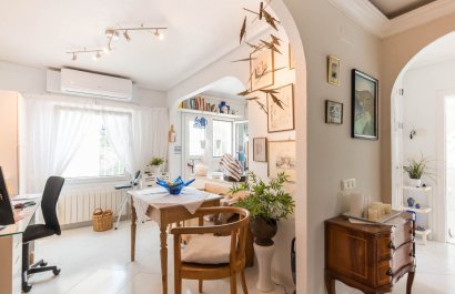 Resale - Villa - Los Alcázares