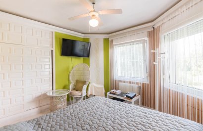 Resale - Villa - Los Alcázares