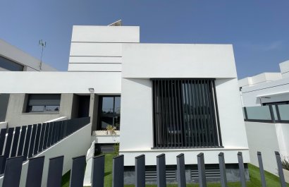 Resale - Townhouse / Duplex / Corner - Dolores - Alicante