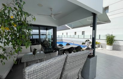 Resale - Townhouse / Duplex / Corner - Dolores - Alicante