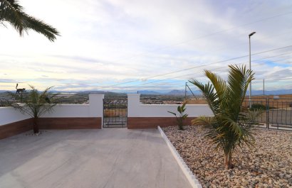 Resale - Townhouse / Duplex / Corner - Ciudad Quesada - Altos de Quesada