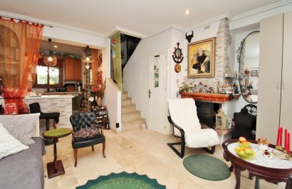 Resale - Townhouse / Duplex / Corner - Villamartín - PAU 8