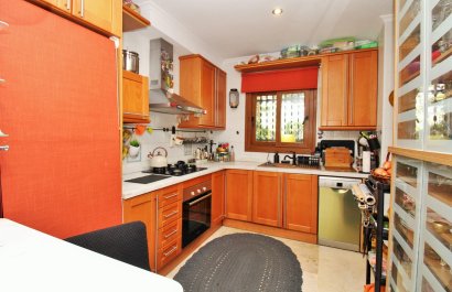 Resale - Townhouse / Duplex / Corner - Villamartín - PAU 8