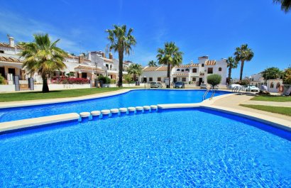 Resale - Townhouse / Duplex / Corner - Villamartín - PAU 8