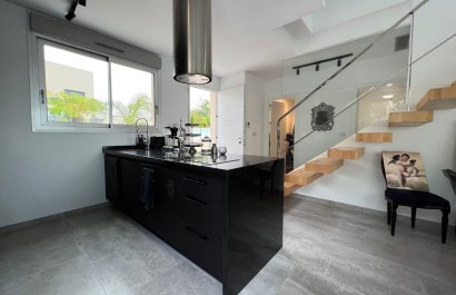 Resale - Villa - Mil Palmeras - Costa Blanca