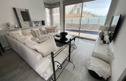 Resale - Villa - Mil Palmeras - Costa Blanca