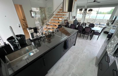 Resale - Villa - Mil Palmeras - Costa Blanca