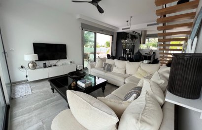 Resale - Villa - Mil Palmeras - Costa Blanca