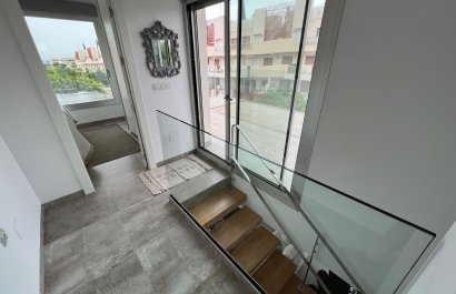 Resale - Villa - Mil Palmeras - Costa Blanca