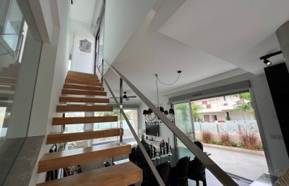 Resale - Villa - Mil Palmeras - Costa Blanca