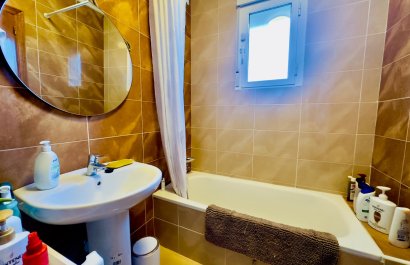 Resale - Townhouse / Duplex / Corner - San Miguel de Salinas - Ciudad de las comunicaciones