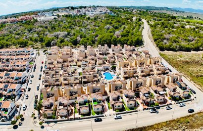 Resale - Townhouse / Duplex / Corner - San Miguel de Salinas - Ciudad de las comunicaciones