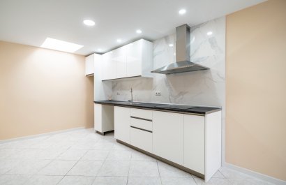 Resale - Townhouse / Duplex / Corner - Torrevieia - El Chaparral