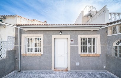 Resale - Townhouse / Duplex / Corner - Torrevieia - El Chaparral