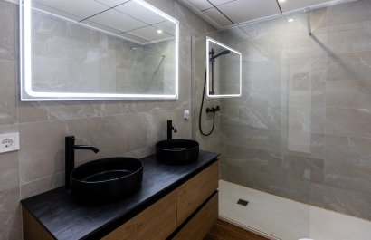 Resale - Townhouse / Duplex / Corner - Torrevieia - Nueva Torrevieja