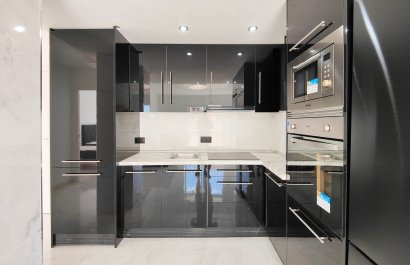 Resale - Apartment / flat - Torrevieia - Punta Prima