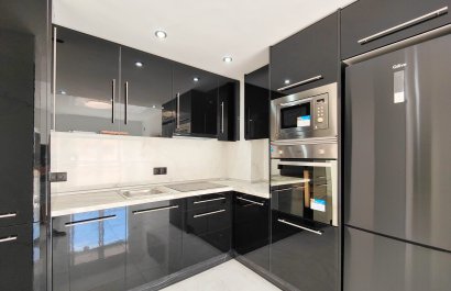 Resale - Apartment / flat - Torrevieia - Punta Prima