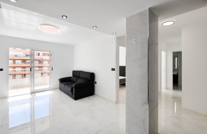 Resale - Apartment / flat - Torrevieia - Punta Prima