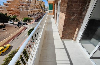 Resale - Apartment / flat - Torrevieia - Punta Prima