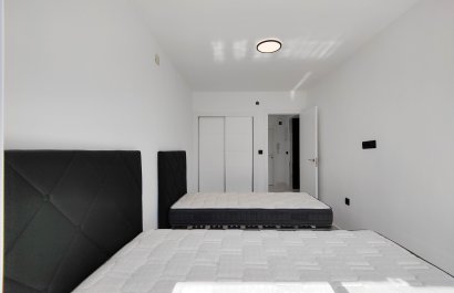 Resale - Apartment / flat - Torrevieia - Punta Prima