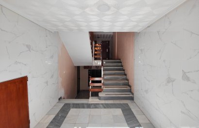 Resale - Apartment / flat - Torrevieia - Punta Prima