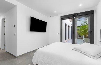 Resale - Villa - San Miguel de Salinas - Mirador De San Miguel